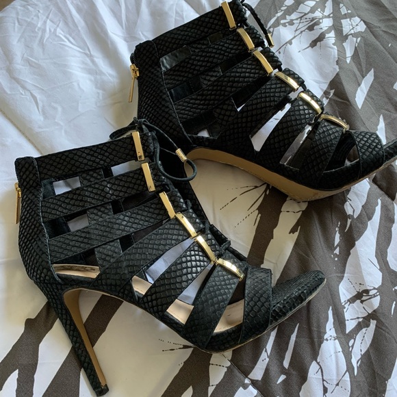 Black Vince Camuto heels - Picture 1 of 6